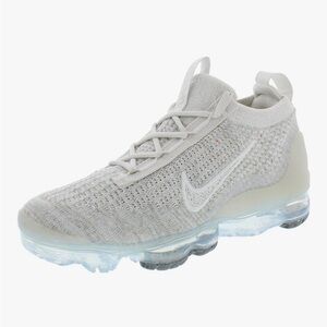 New, never worn! Nike Air Vapormax 2021 Flyknit Women’s US8.5 White / Platinum